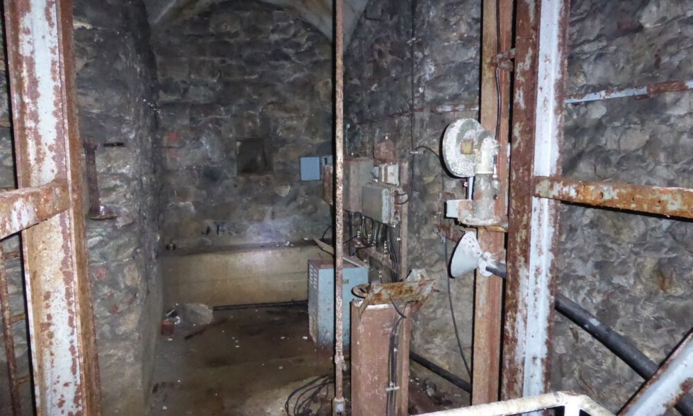 Reste der Betriebseinbauten im sog. Karlsschacht