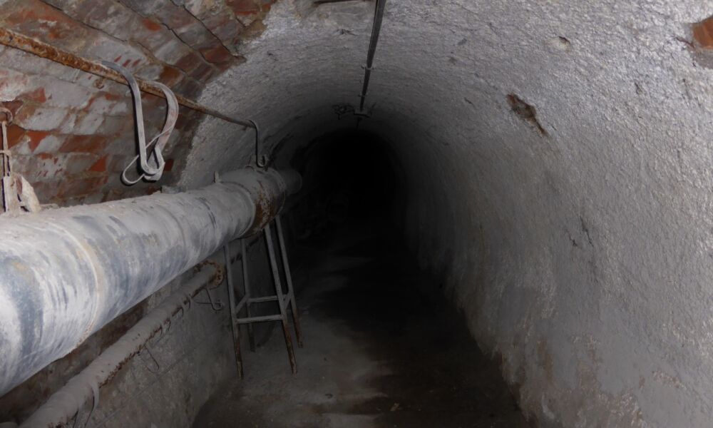 Blick in den Stollen in der Nähe des Eingangs